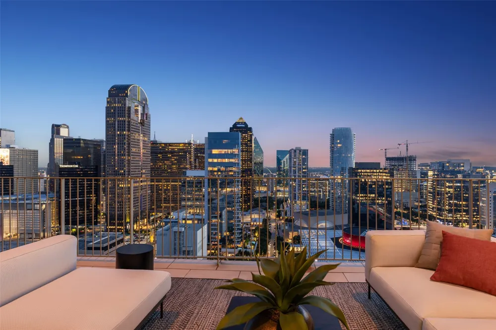 1717 Arts Plaza #2309 Dallas, TX 75201