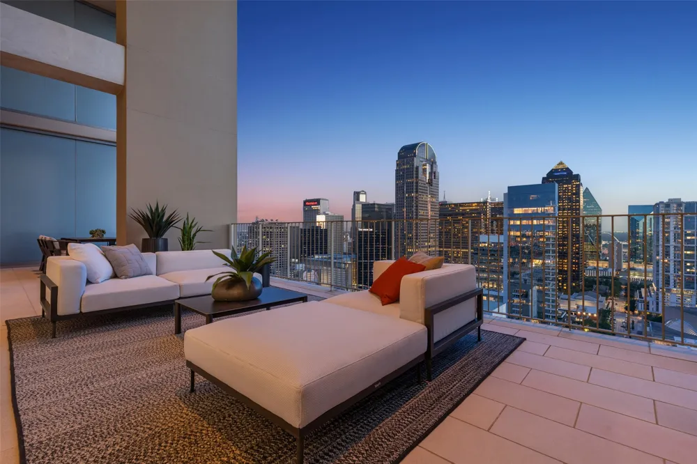 1717 Arts Plaza #2309 Dallas, TX 75201