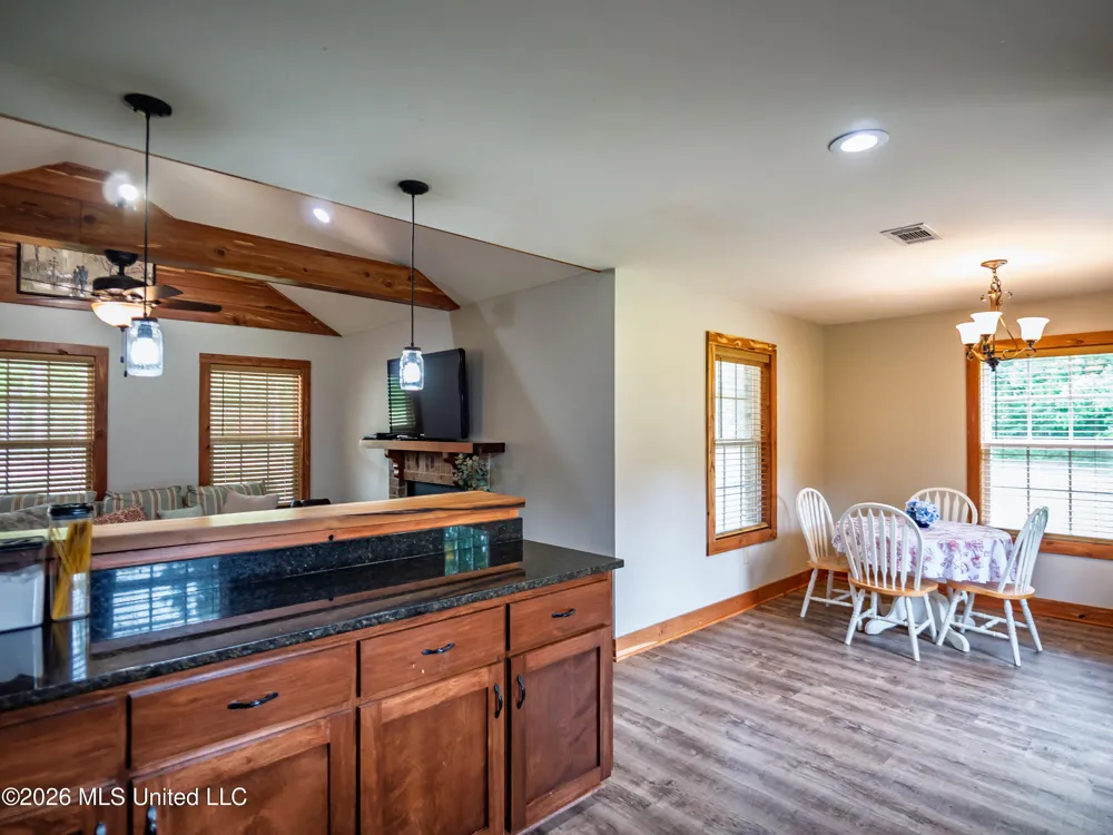 608 County Road 428 Paris, MS 38949
