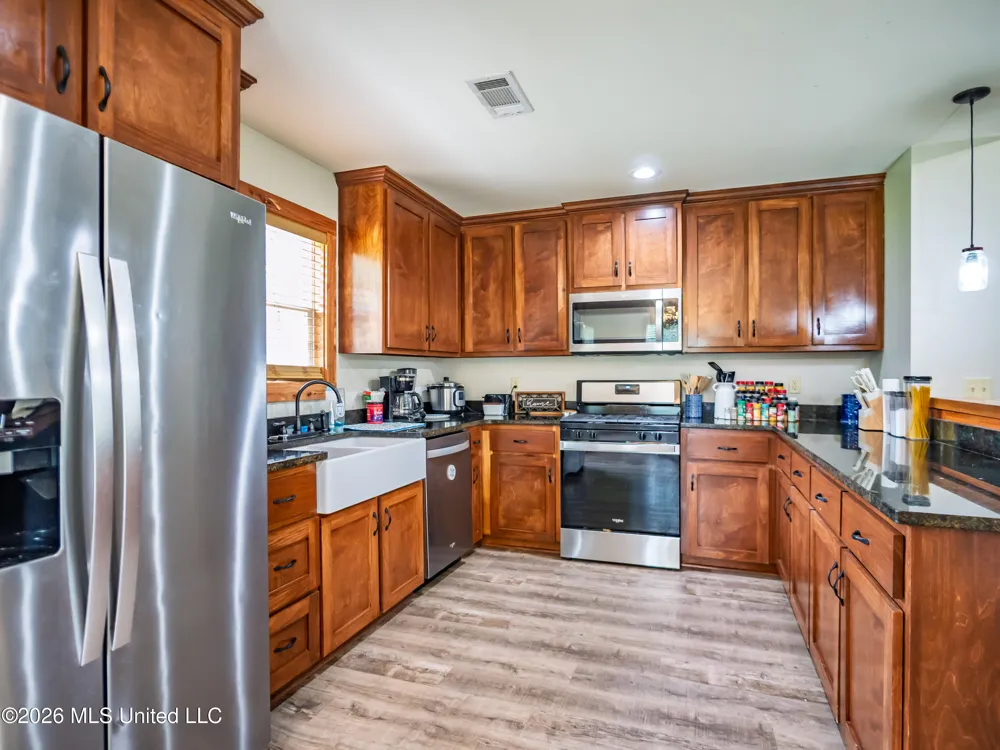 608 County Road 428 Paris, MS 38949