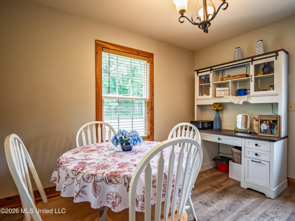 608 County Road 428 Paris, MS 38949