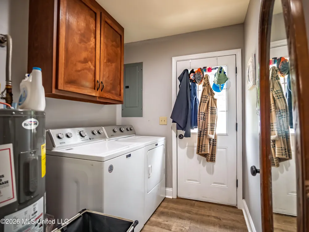 608 County Road 428 Paris, MS 38949