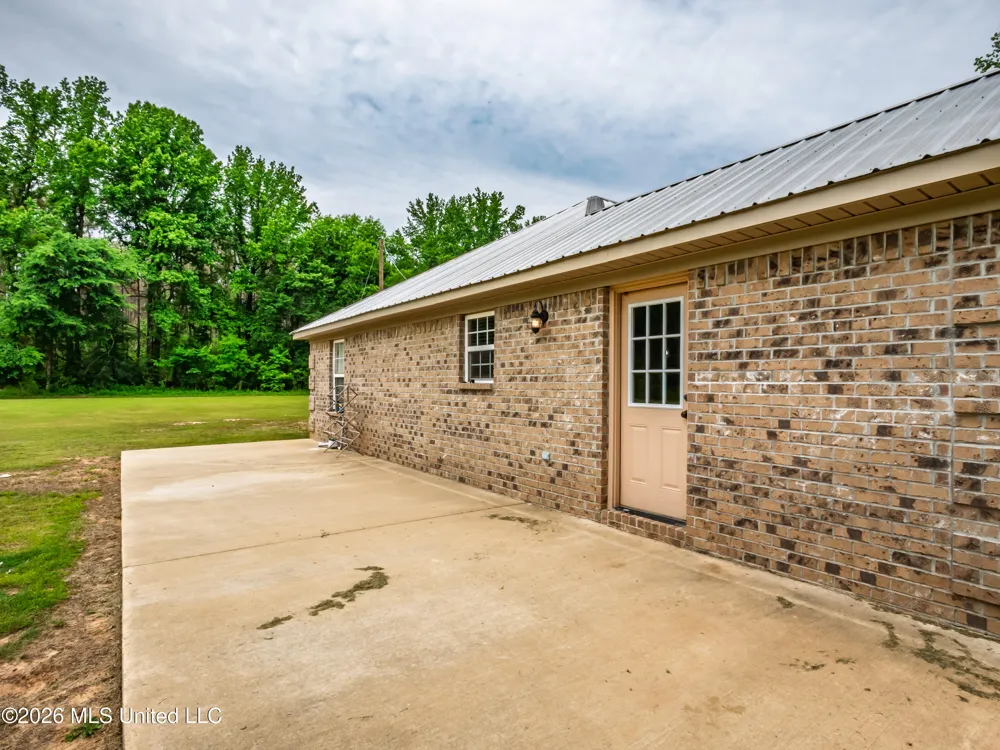 608 County Road 428 Paris, MS 38949