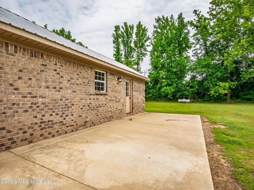 608 County Road 428 Paris, MS 38949