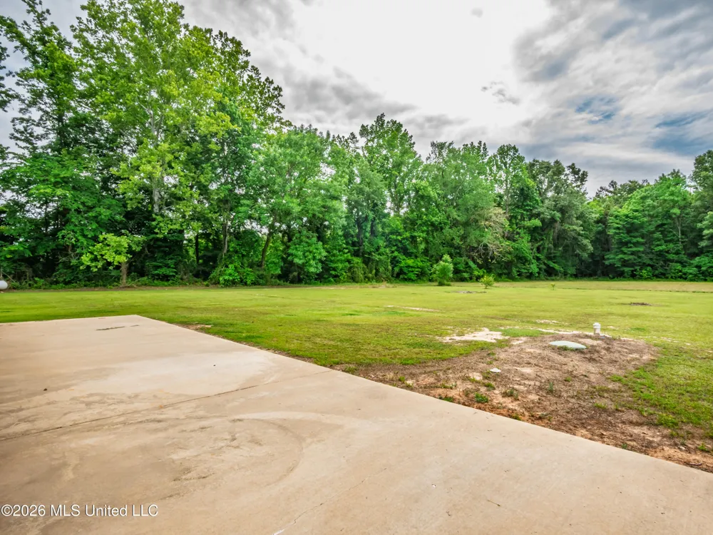 608 County Road 428 Paris, MS 38949