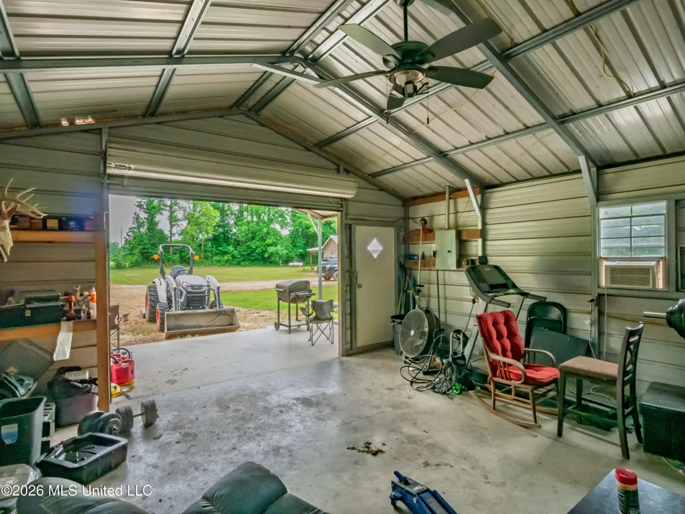 608 County Road 428 Paris, MS 38949