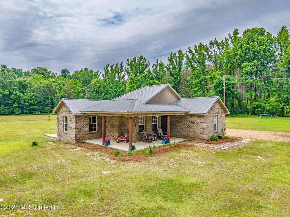 608 County Road 428 Paris, MS 38949