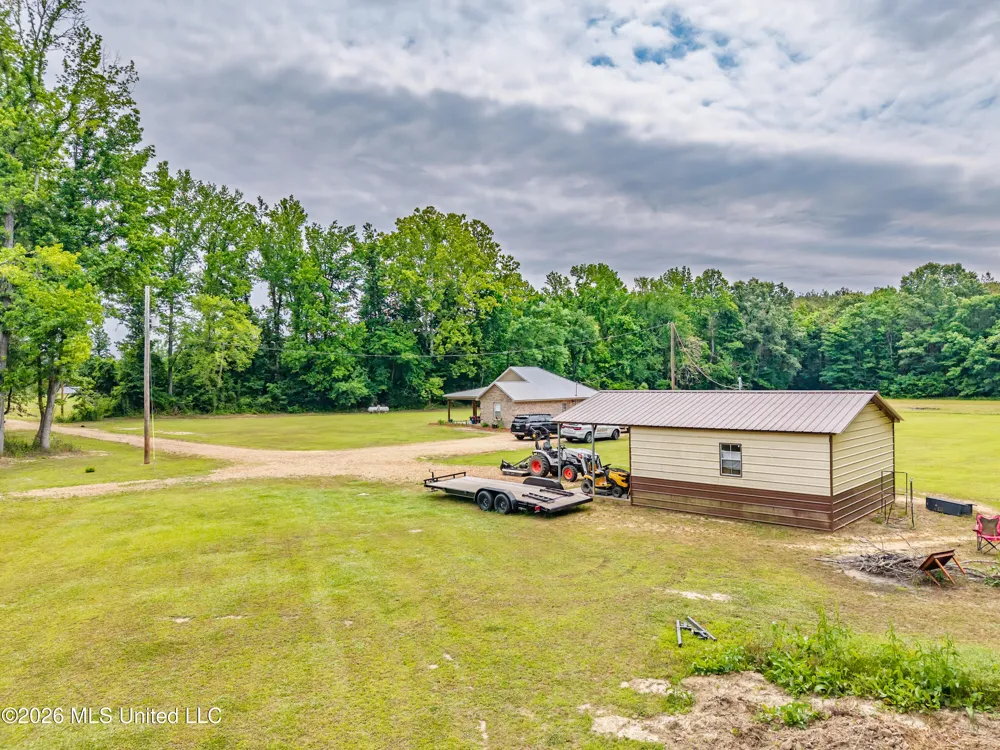 608 County Road 428 Paris, MS 38949