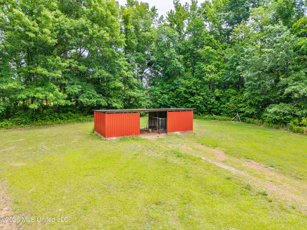 608 County Road 428 Paris, MS 38949