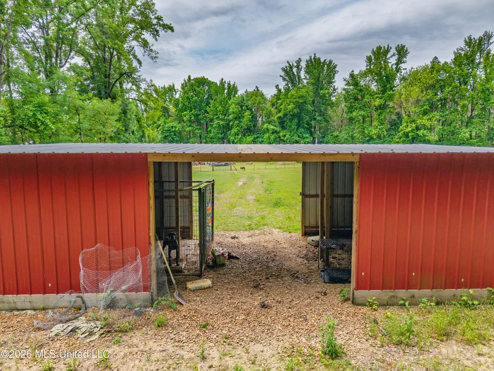 608 County Road 428 Paris, MS 38949
