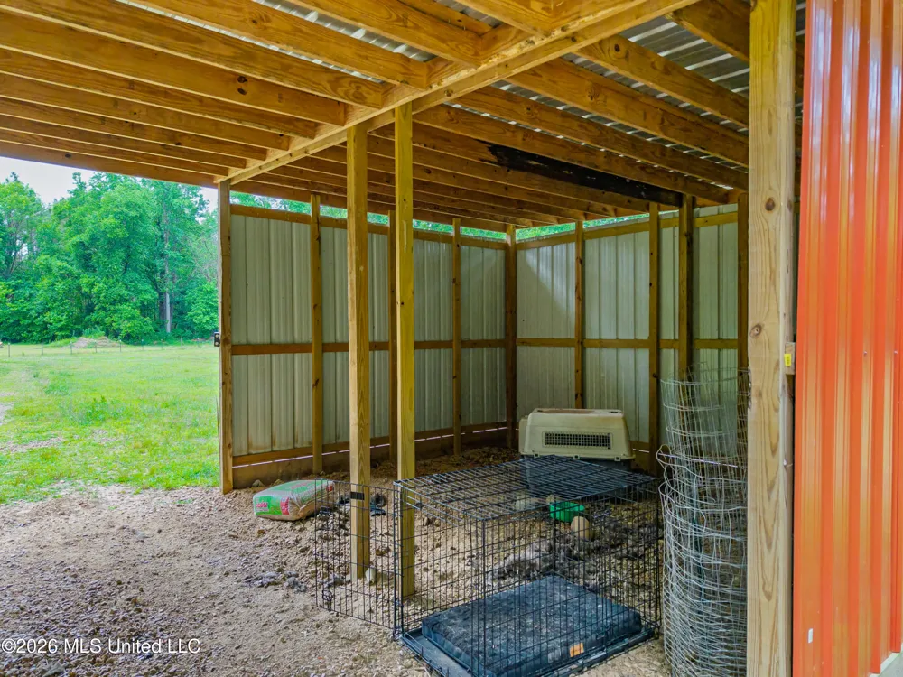 608 County Road 428 Paris, MS 38949