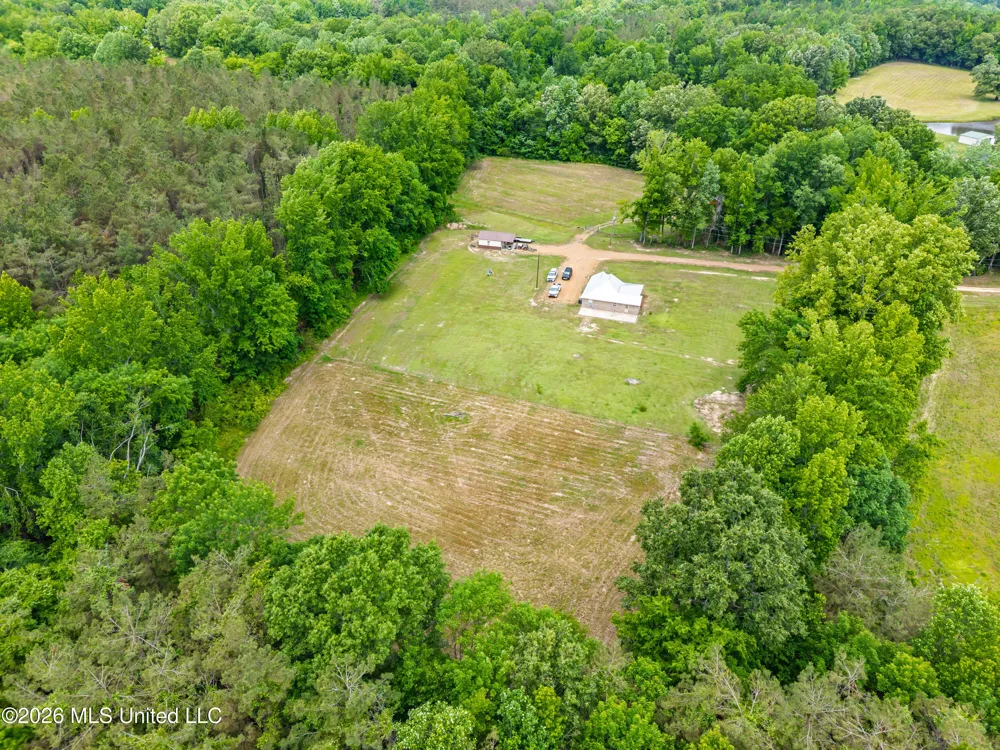 608 County Road 428 Paris, MS 38949