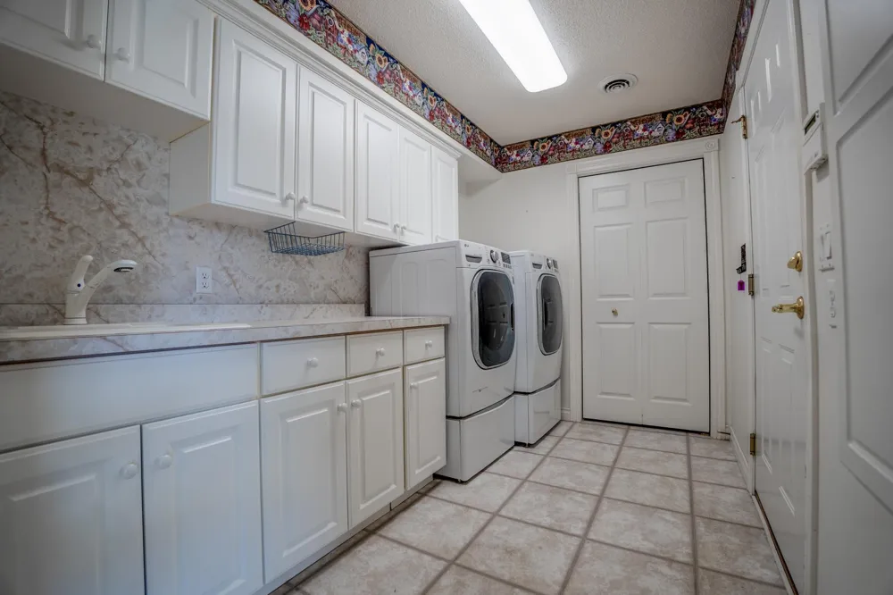 211 Valley View Drive SE Willmar, MN 56201