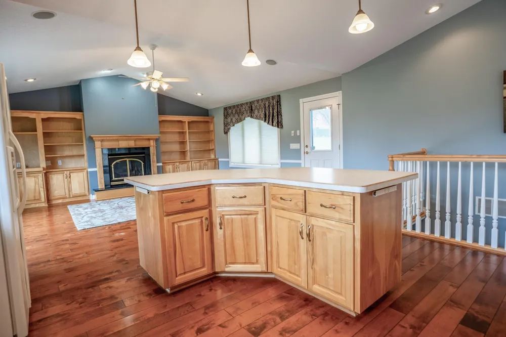 211 Valley View Drive SE Willmar, MN 56201