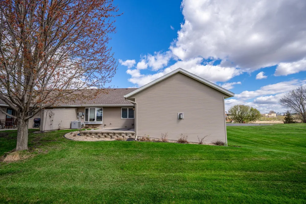 211 Valley View Drive SE Willmar, MN 56201