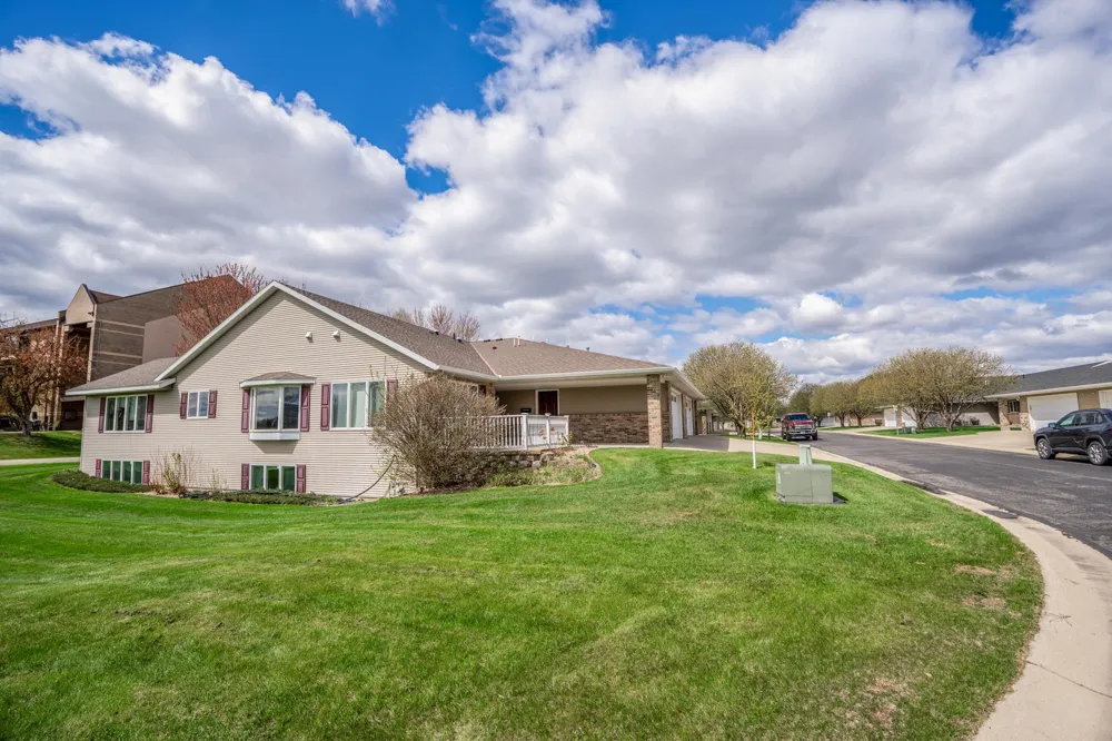 211 Valley View Drive SE Willmar, MN 56201