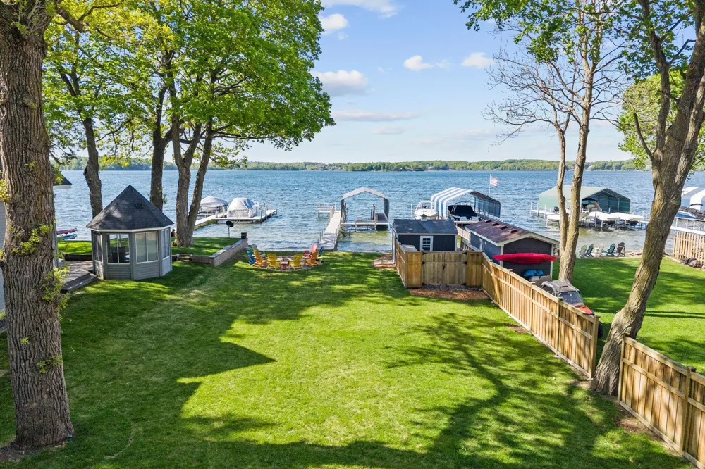5325 Edsall Road Minnetrista, MN 55364