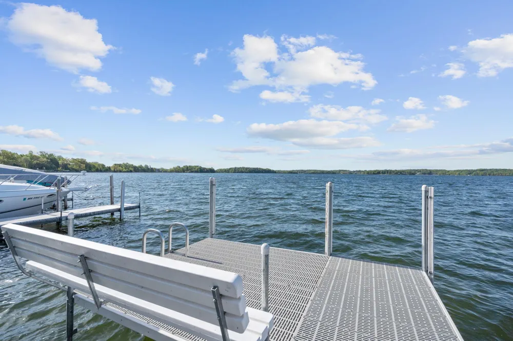 5325 Edsall Road Minnetrista, MN 55364