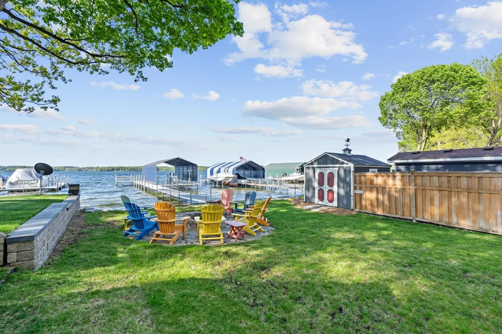 5325 Edsall Road Minnetrista, MN 55364