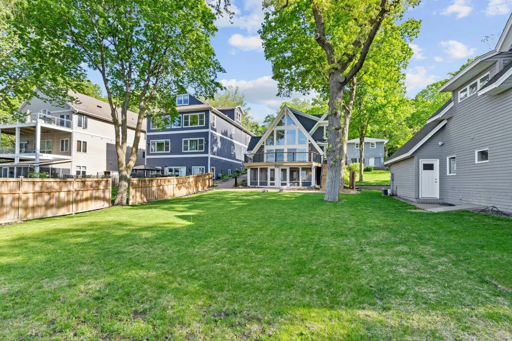 5325 Edsall Road Minnetrista, MN 55364