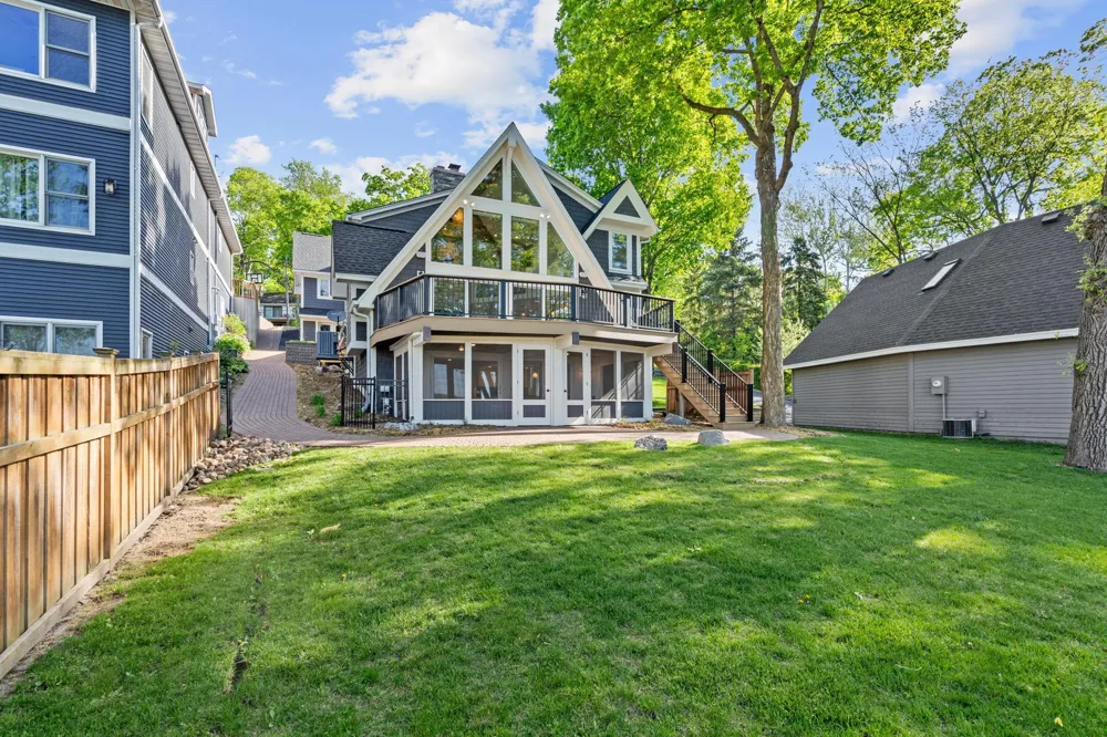 5325 Edsall Road Minnetrista, MN 55364