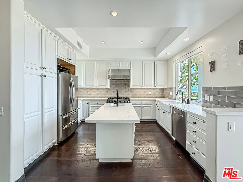 6416 Lunita Road #108 Malibu, CA 90265