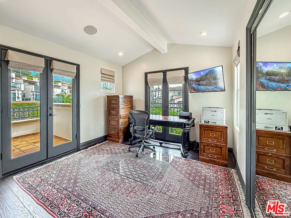 6416 Lunita Road #108 Malibu, CA 90265