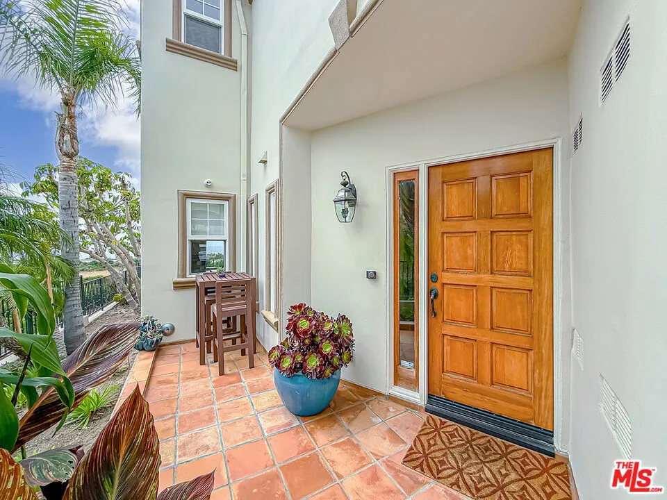 6416 Lunita Road #108 Malibu, CA 90265