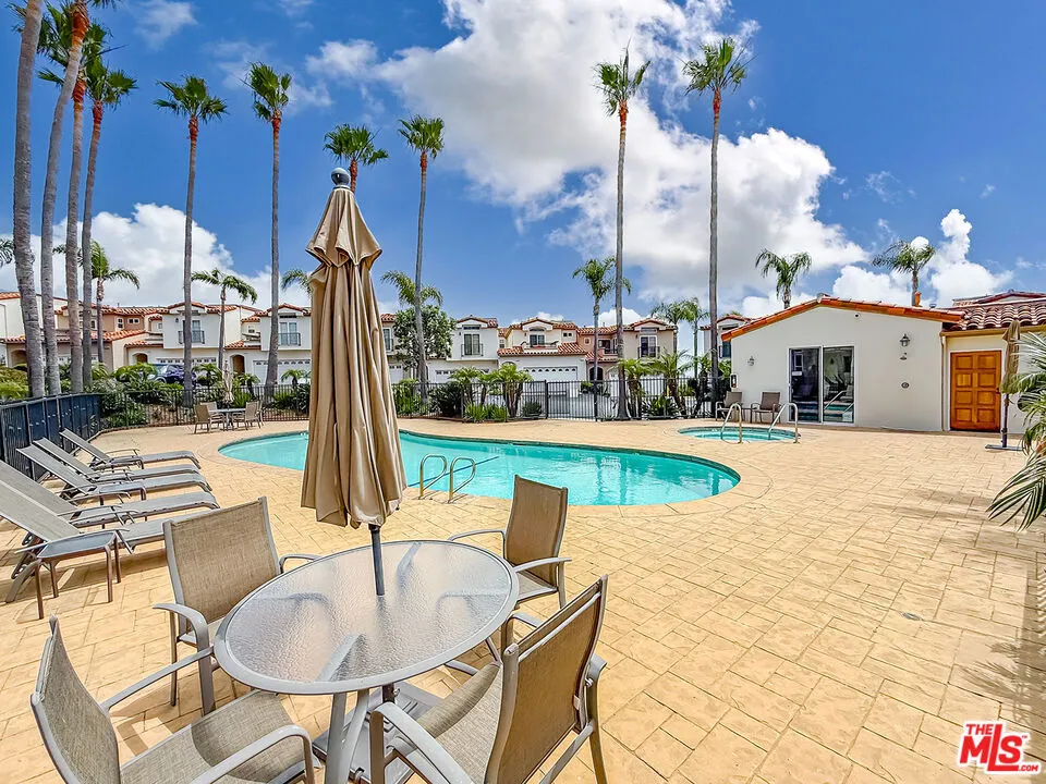 6416 Lunita Road #108 Malibu, CA 90265