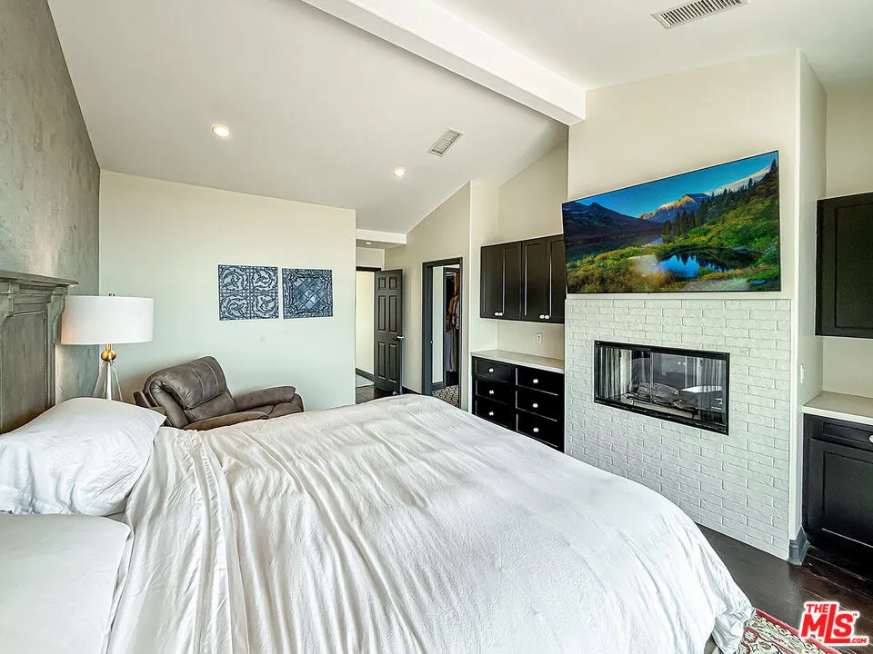 6416 Lunita Road #108 Malibu, CA 90265