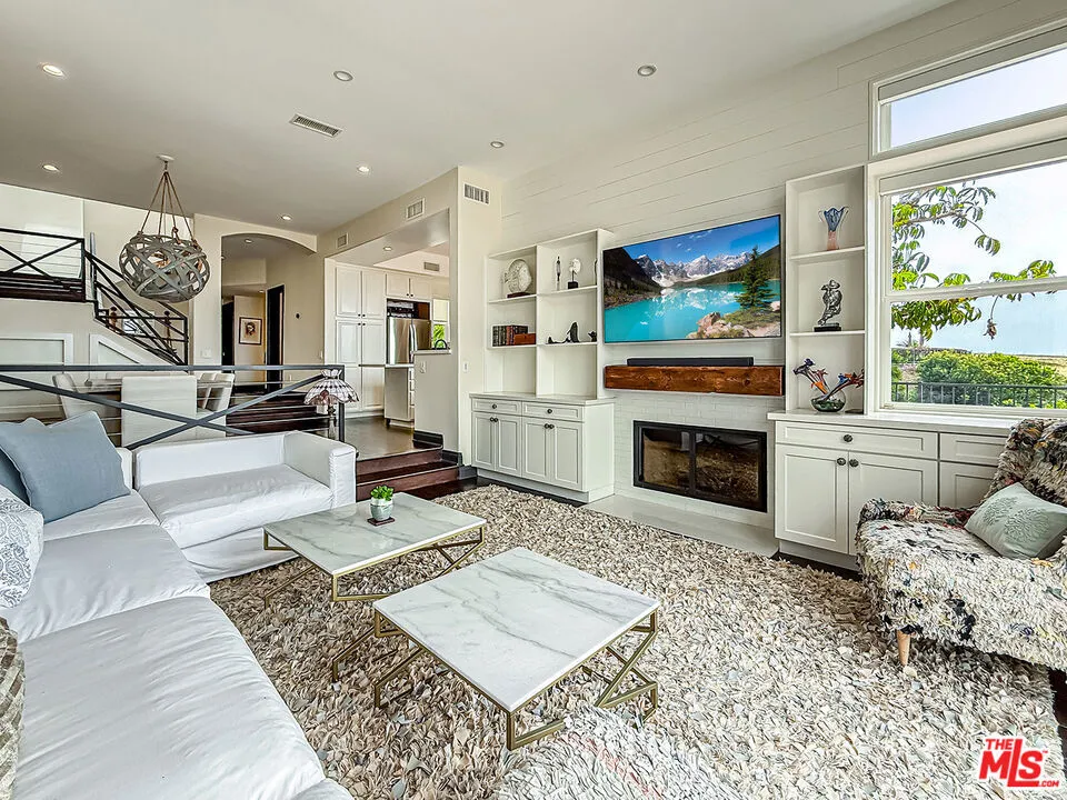 6416 Lunita Road #108 Malibu, CA 90265