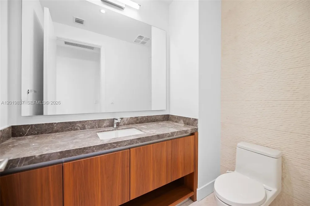 175 SE 25 Rd #801 Miami, FL 33129