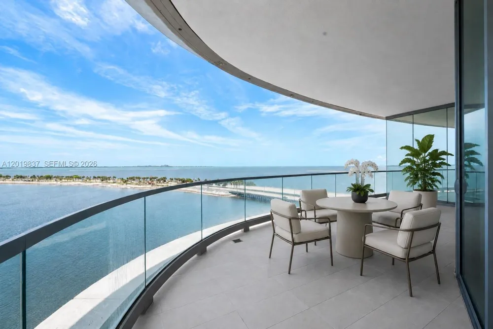175 SE 25 Rd #801 Miami, FL 33129