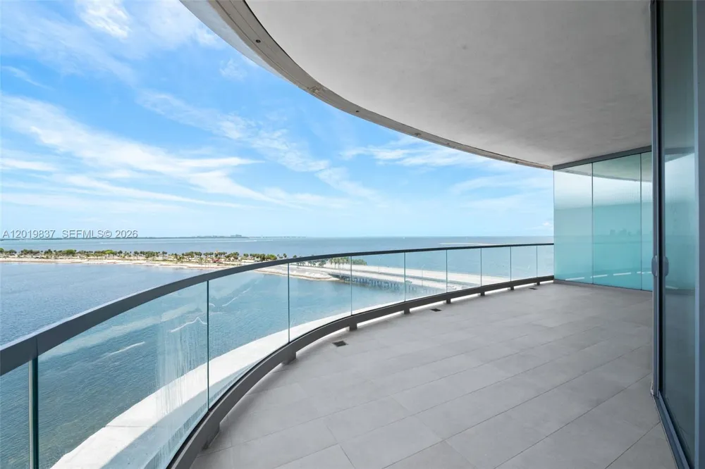 175 SE 25 Rd #801 Miami, FL 33129