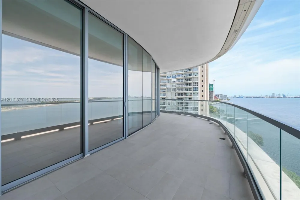 175 SE 25 Rd #801 Miami, FL 33129