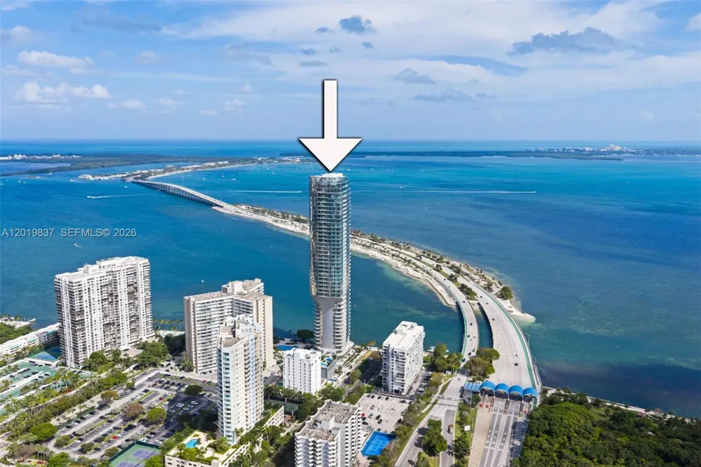 175 SE 25 Rd #801 Miami, FL 33129