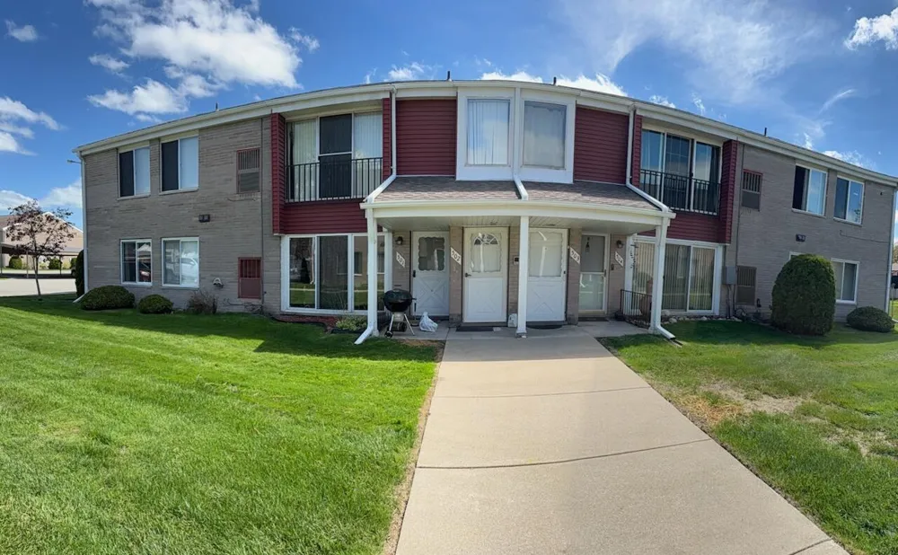 503 Sunset Lane Saint Clair Shores, MI 48082