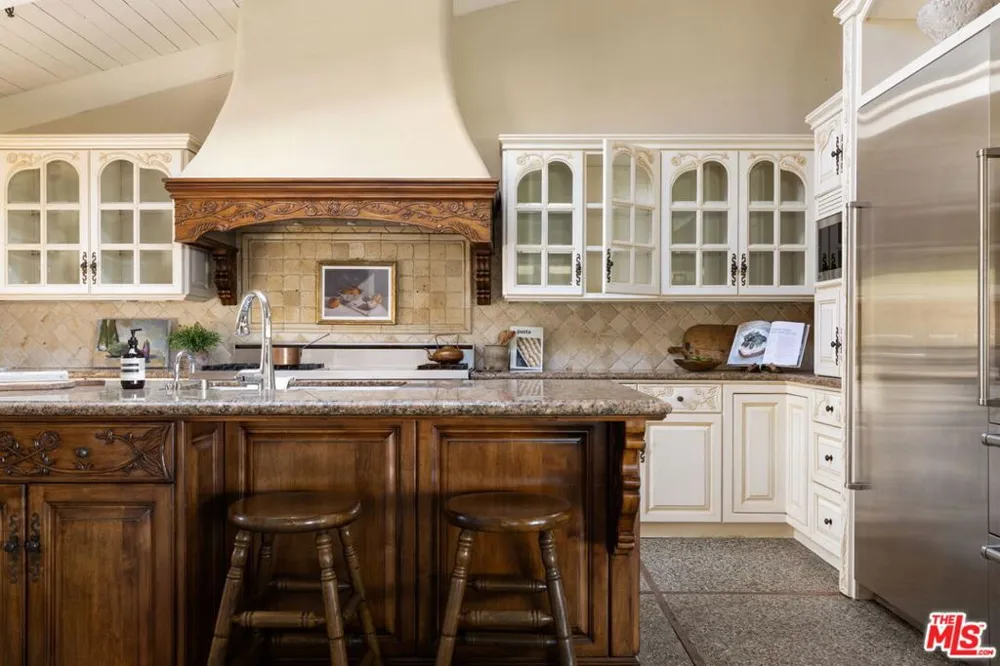 28611 Bamfield Drive Agoura Hills, CA 91301
