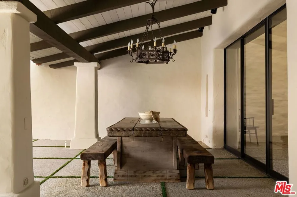 28611 Bamfield Drive Agoura Hills, CA 91301