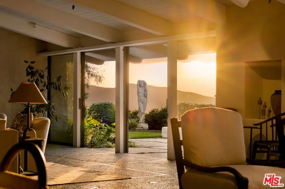 28611 Bamfield Drive Agoura Hills, CA 91301