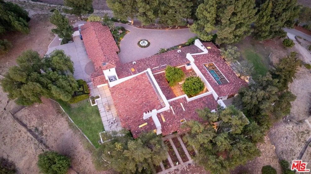 28611 Bamfield Drive Agoura Hills, CA 91301
