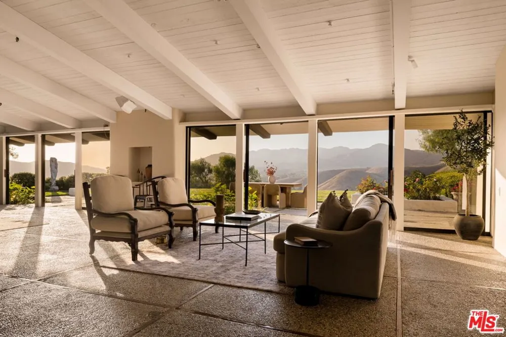 28611 Bamfield Drive Agoura Hills, CA 91301