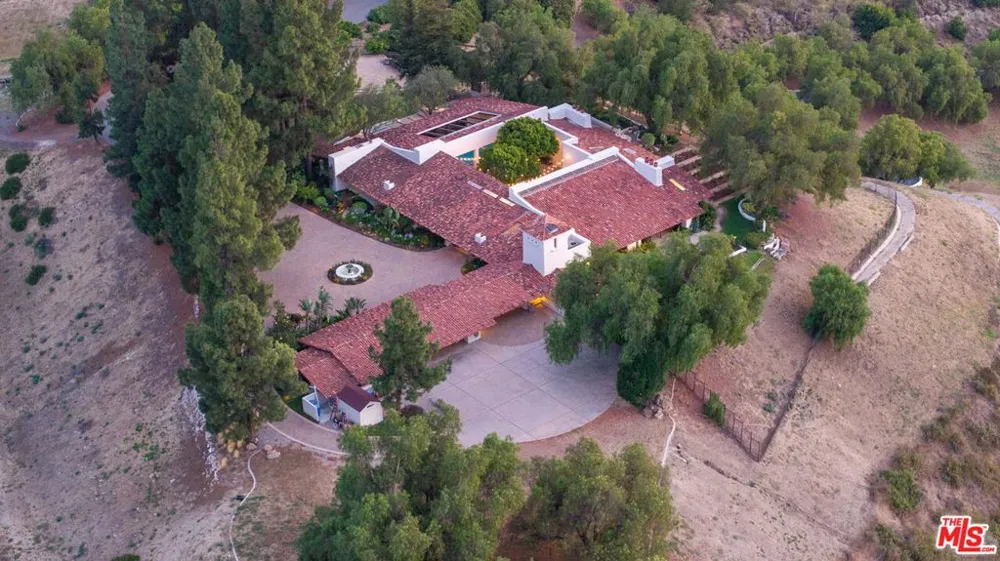 28611 Bamfield Drive Agoura Hills, CA 91301