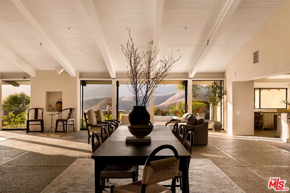 28611 Bamfield Drive Agoura Hills, CA 91301