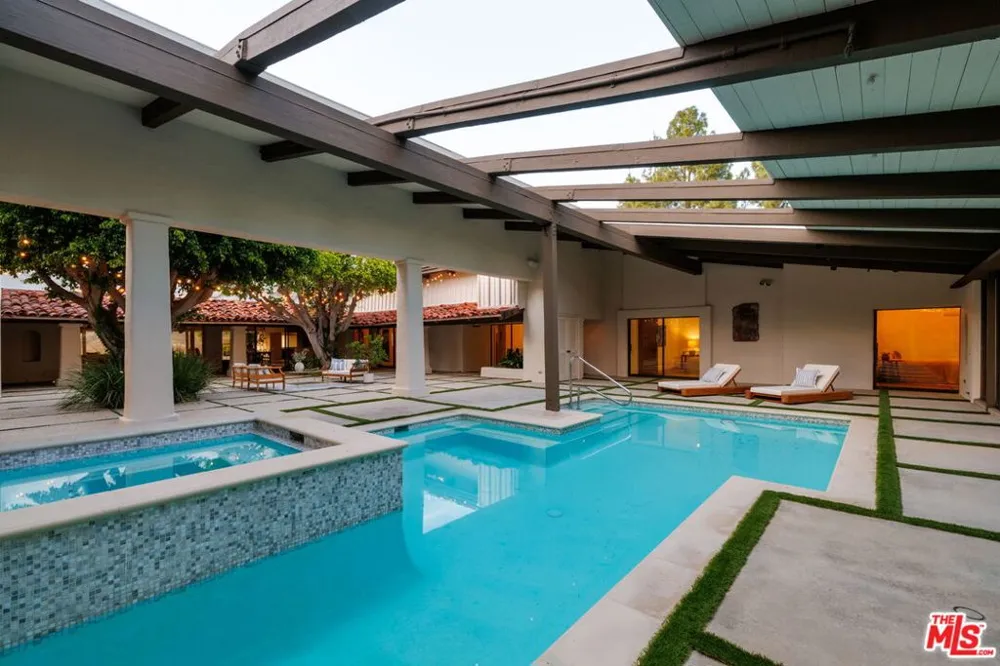 28611 Bamfield Drive Agoura Hills, CA 91301