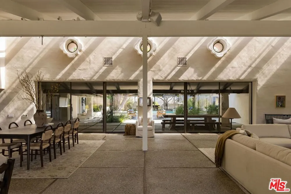 28611 Bamfield Drive Agoura Hills, CA 91301