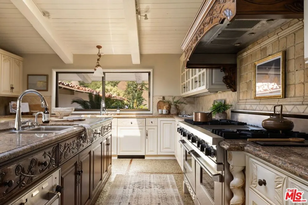 28611 Bamfield Drive Agoura Hills, CA 91301