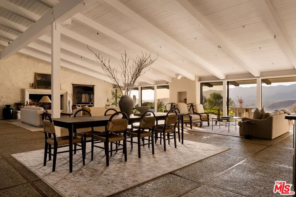 28611 Bamfield Drive Agoura Hills, CA 91301