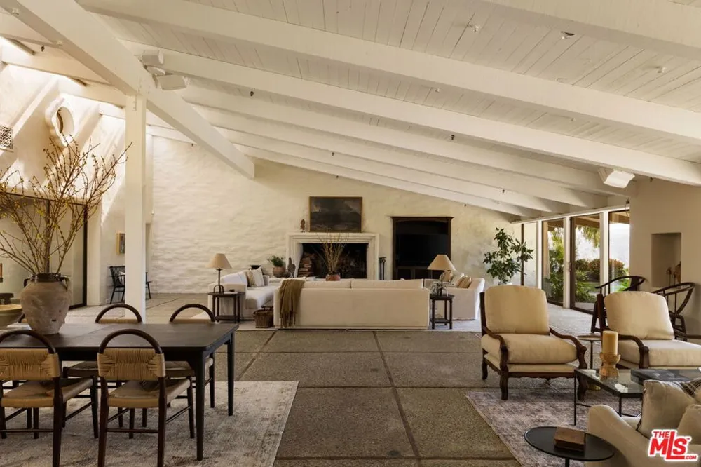 28611 Bamfield Drive Agoura Hills, CA 91301