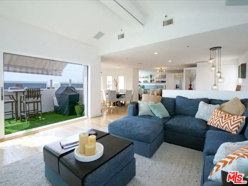 323 31st Street Manhattan Beach, CA 90266